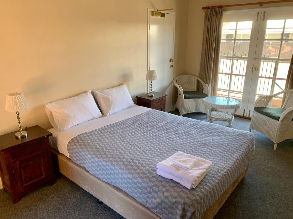 Settlers Hotel 约克 外观 照片