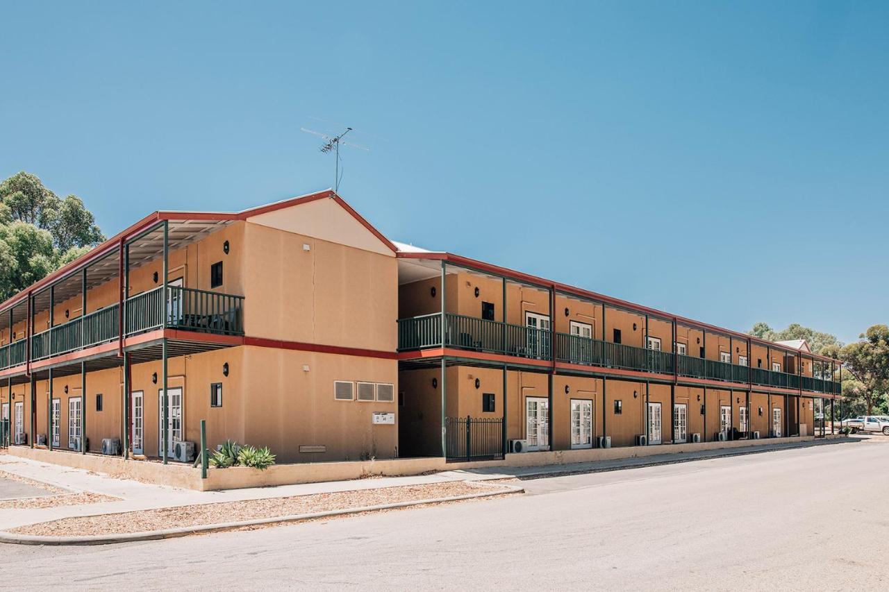Settlers Hotel 约克 外观 照片