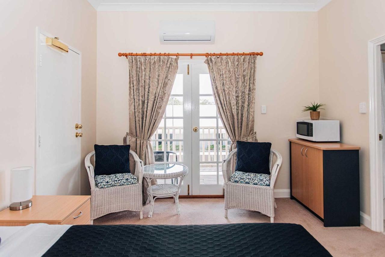 Settlers Hotel 约克 外观 照片